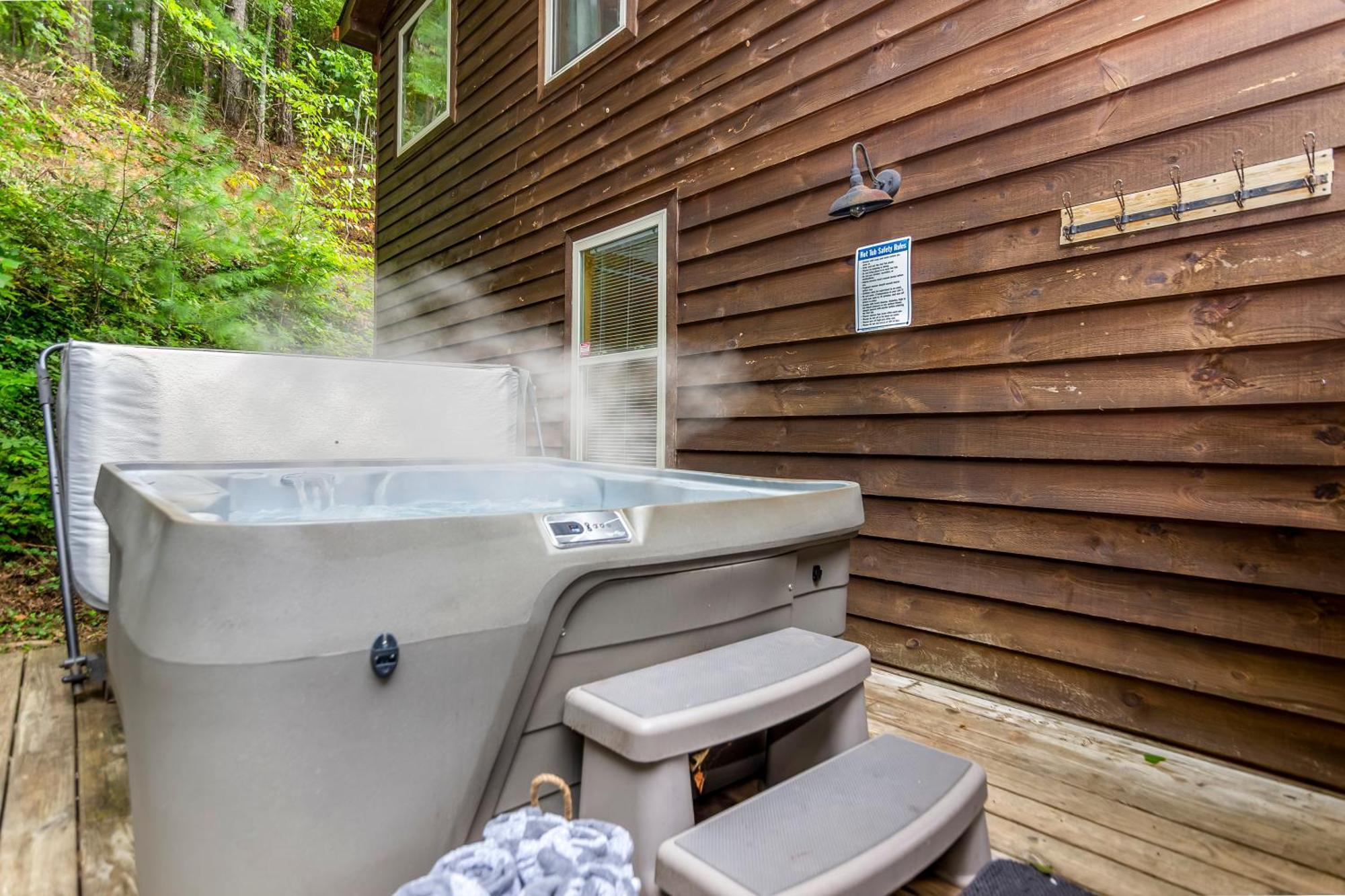 Amazing Creek View Cabin W/ Hot Tub, Firepit & Pool Table Ellijay Exterior foto